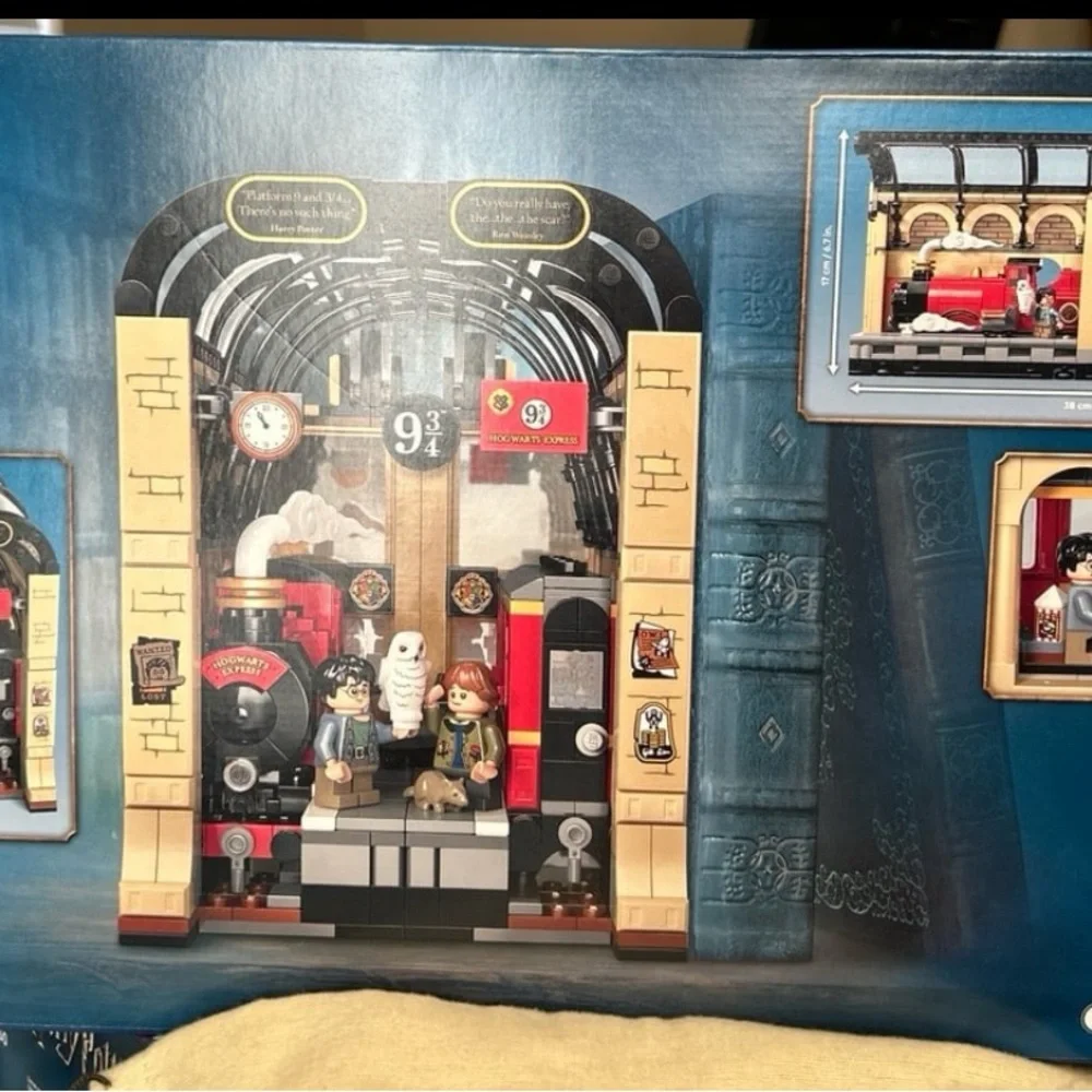 LEGO Harry Potter Book Nook: Hogwarts Express 76450